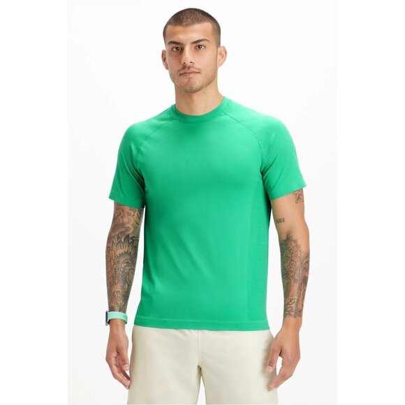 NWT Fabletics The Training Day Tee in Essential Green - Size Medium - Picture 1 of 6